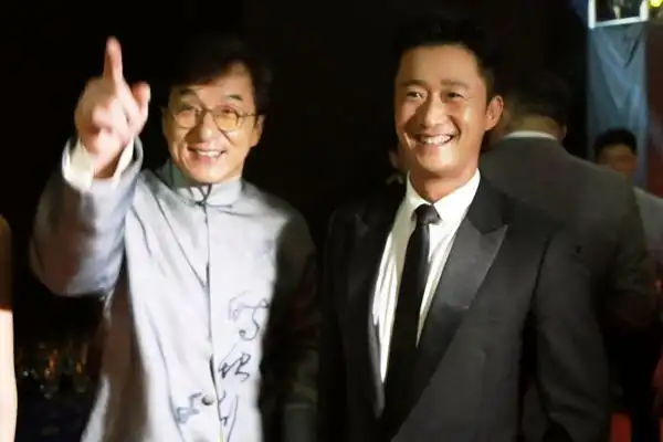 吴京助力成龙动作电影周惊曝战狼2开机时间