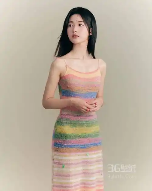 00后美女演员张祎曈吊带彩虹连衣裙清新私房写真照_女明星_3g壁纸