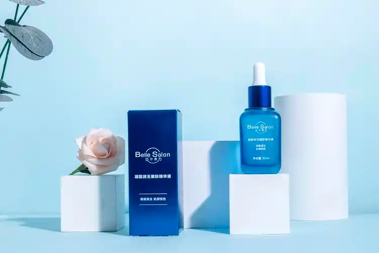 化妆品创意简约时尚摆拍