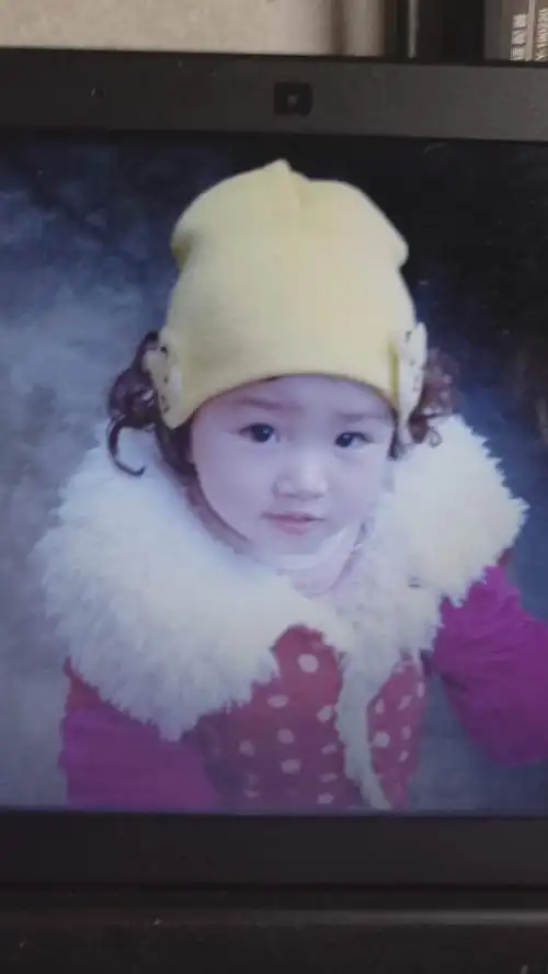 看看小时候的我是不是已经是个漂亮小女生啦