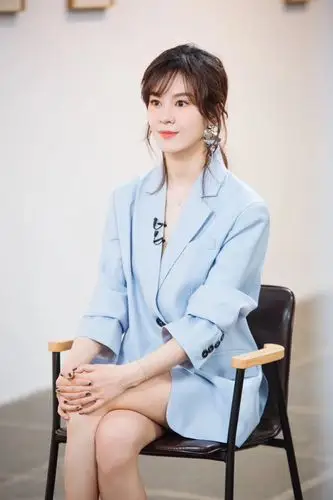 怪不得郁可唯粉丝因为她长短发吵架