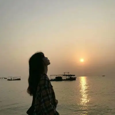 海边背影头像孤独伤感女生看海头像
