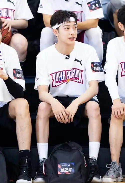 保护"篮球男孩"赖冠霖,穿球服的奶罐真帅