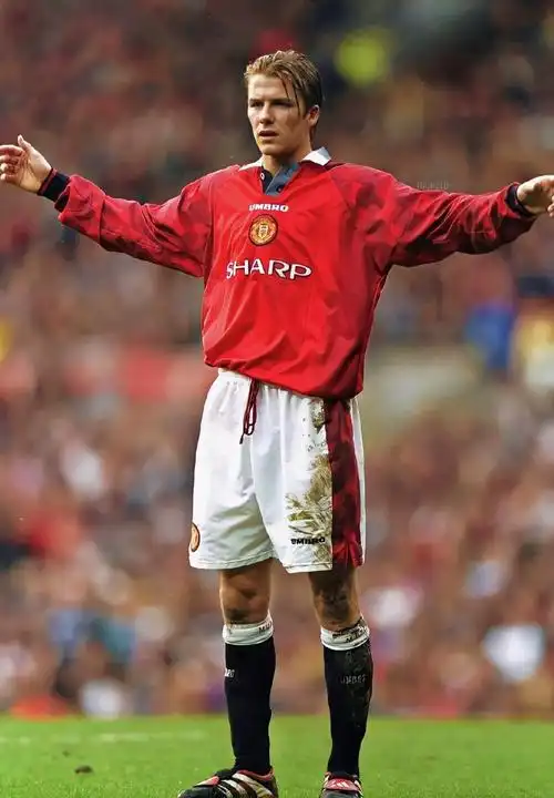 小贝任意球(小贝任意球进球数)-芒果体育网