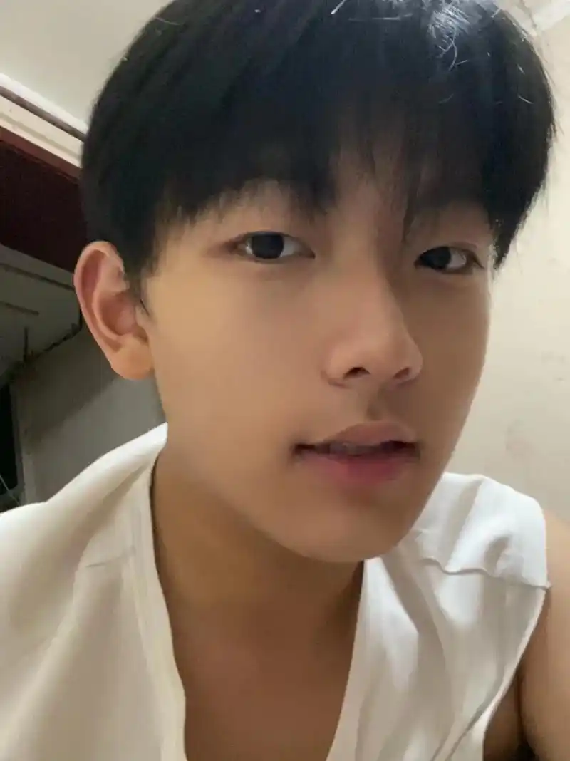 以后再剪头发我就是小狗#17岁 #笨蛋小狗 #男高中生 #小 - 抖音