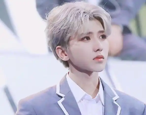 据相关消息透露蔡徐坤在参加完活动,经常坐车来北京顺义区的一幢别墅