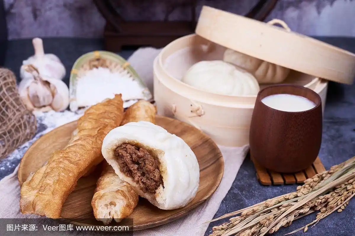 中式早餐:包子,油条