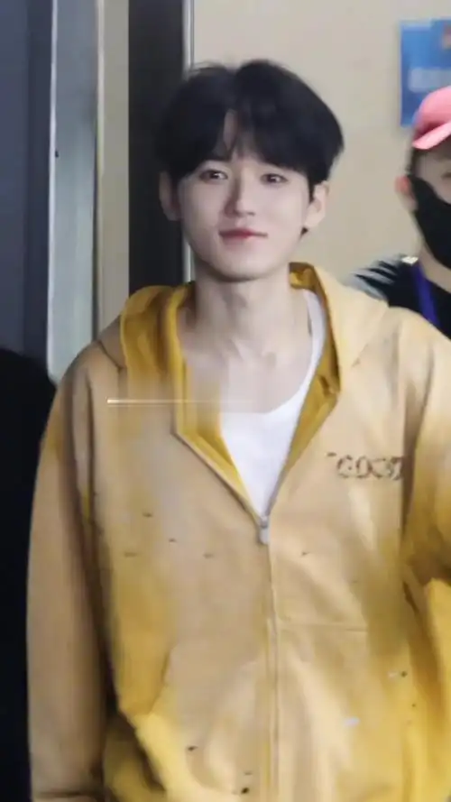 宋亚轩的新发型显得整个人好乖