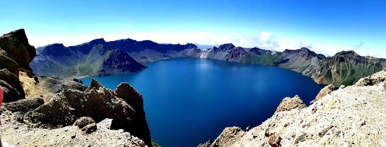全景拍摄天池更有韵味