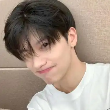 ins风耐看又很撩人的男生头像合集 个性高清的男生气质好看的头像_男