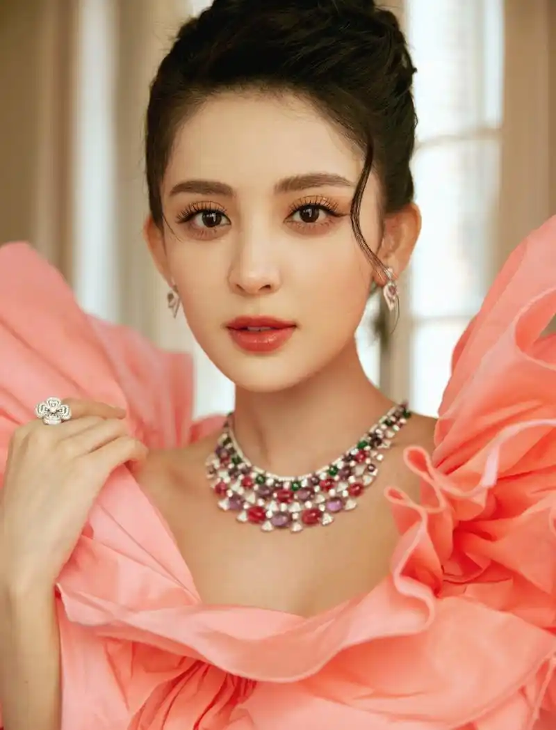 古力娜扎高清壁纸头像(三十五)[庆祝]