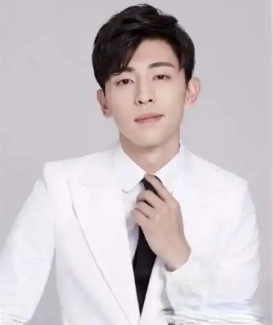 邓伦发型图片及名称每款发型都养眼帅气逼人