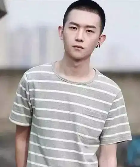 颜值不够发型来凑,4款男生帅气短发推荐_文艺
