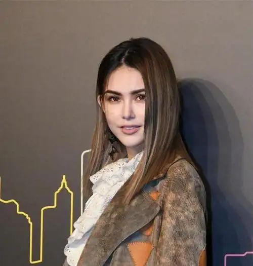 昆凌难得现身却因发型与妆容失手被嘲,网友周杰伦喜欢就行