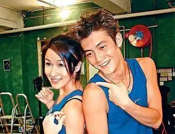 萧亚轩:17岁已是"人间尤物",20年换17任,如今焕发事业第二春