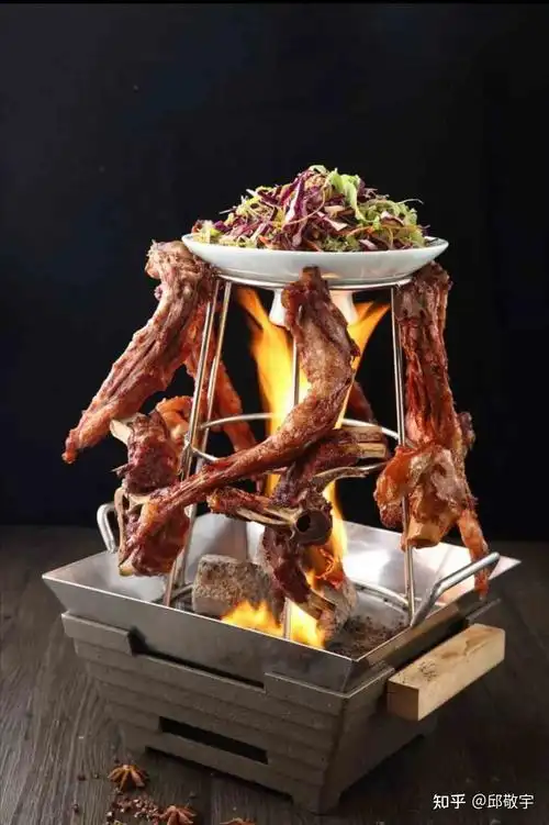 鼓楼的这家老冯烤羊蝎子馆又火了除了大网红老冯还有舒适的就餐环境