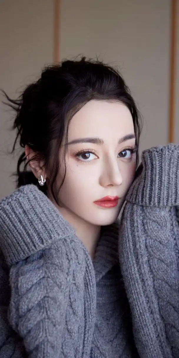 迪丽热巴,毛衣温暖柔美写真头像