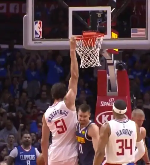 18分钟18 8三次2 1站扣两人 博班让人惊呼_nba中国官方网站