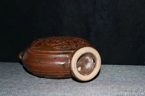 宋定窑紫定花卉纹扁瓶