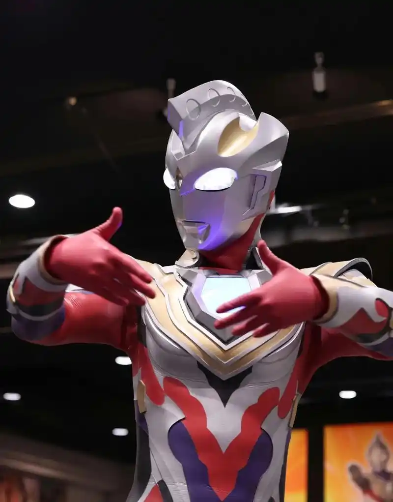 泽塔奥特曼太优雅了,伽马未来也是我最喜欢的一个形态.#奥特曼 - 抖音