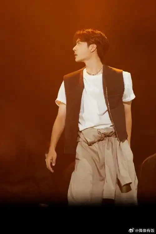 #王一博惊叹号舞台好热烈#