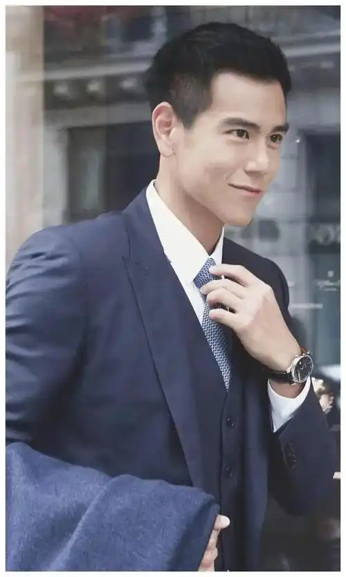 国内六位穿西服有型的男星,让你瞪大双眼的!|西装|胡歌|穿搭_网易订阅