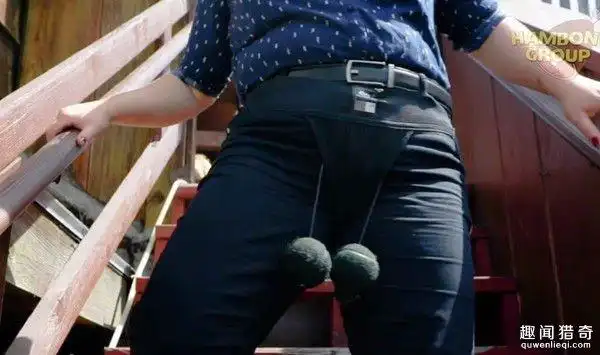 妹子吊2颗假蛋蛋体验男生的一天!可是.