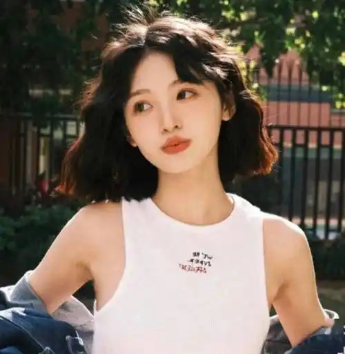 头尖女生最适合这几款发型,好看又瘦脸_短发_刘海_脸型