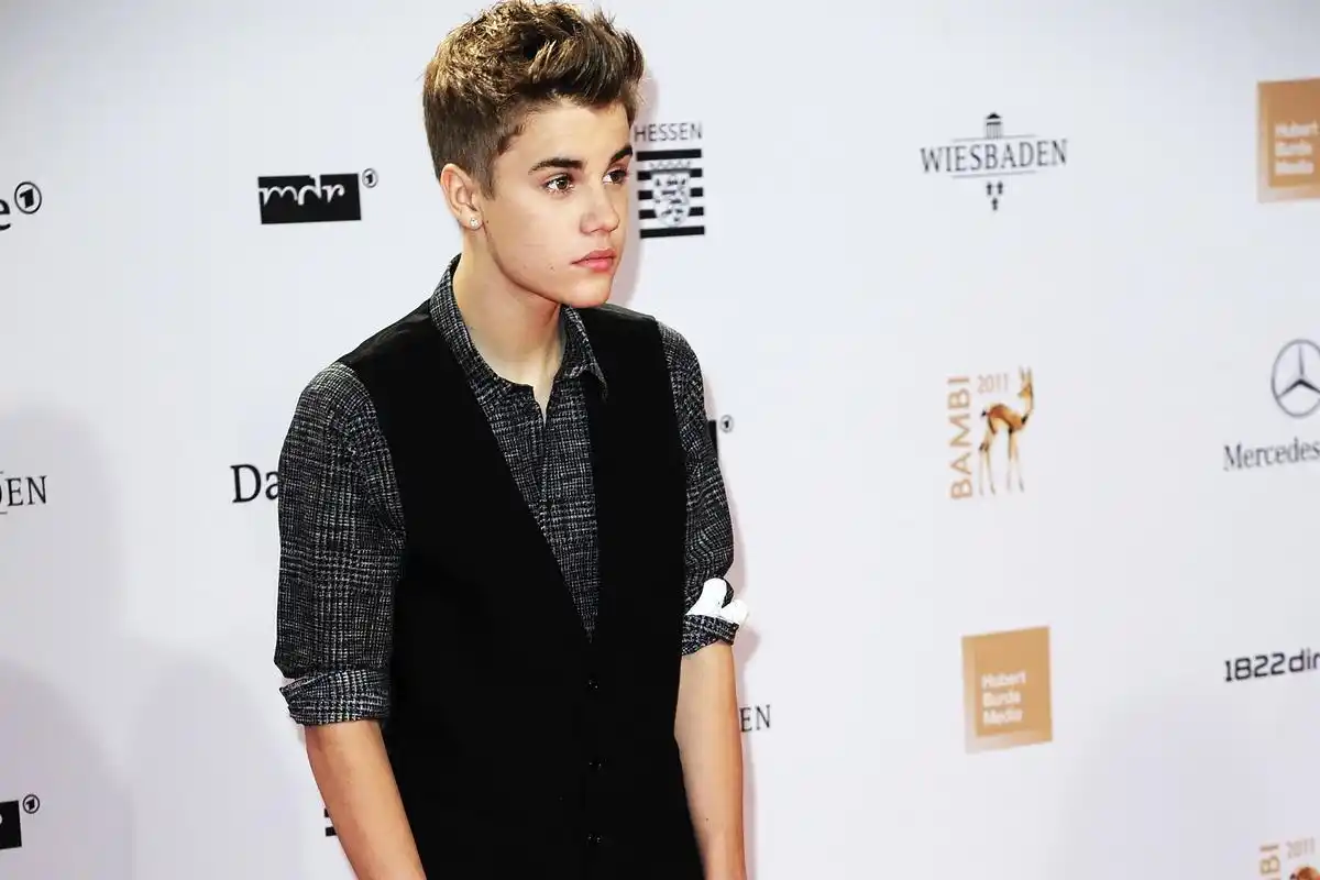 justin bieber壁纸,白色,单调的壁纸