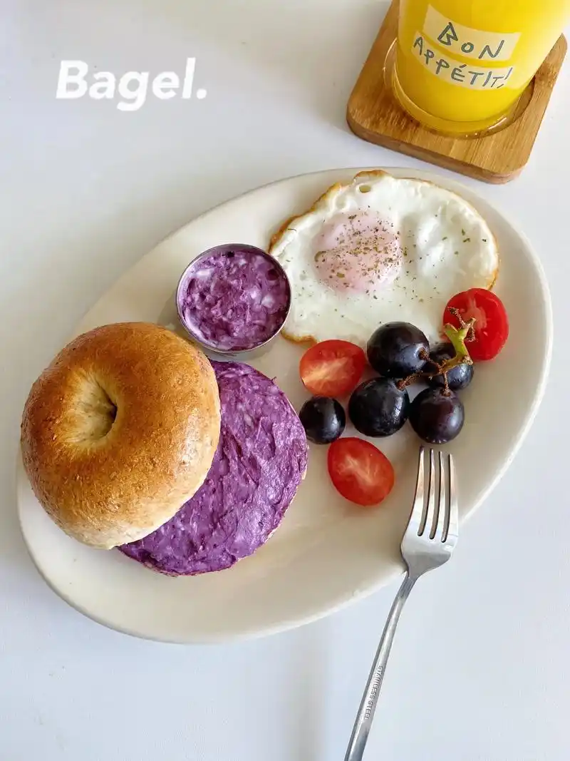 brunch贝果的神仙吃法蓝莓奶酪