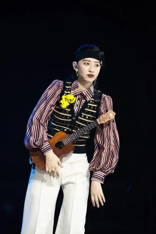 李斯丹妮是2011年快女的第六名.