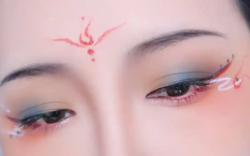 "一梦入敦煌,一眼一千年."|国风配色眼妆