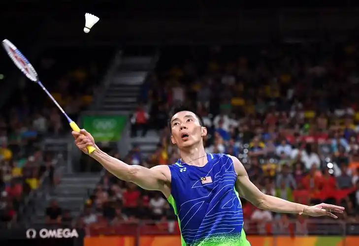 李宗伟在2008年,2012年和2016年连续三届奥运会上获得羽毛球男单银牌.