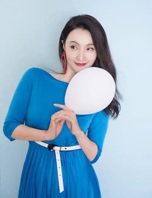 图文:著名演员陶虹(6)