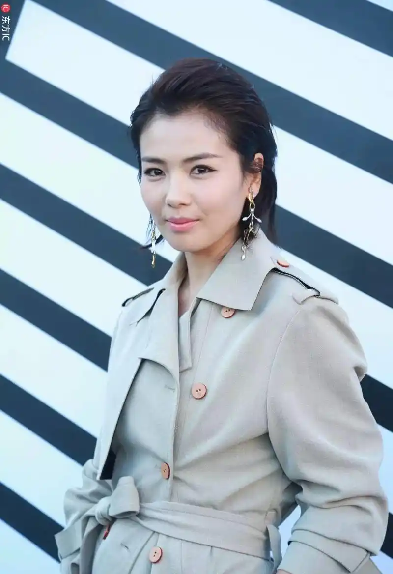 刘涛私生女事件升级,男方的身份水落石出?这一次恐怕声名狼藉?