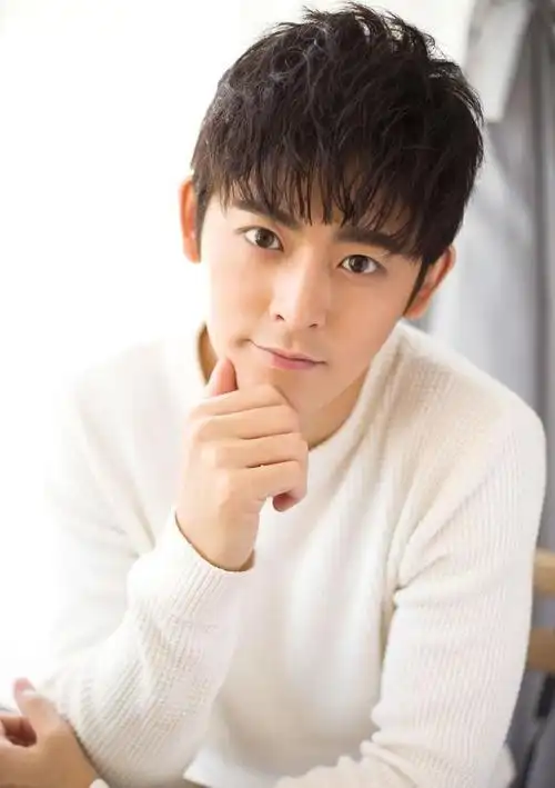 艺人:李欣泽写真