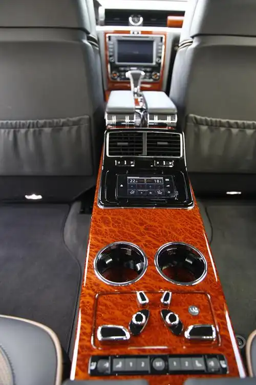 试驾大众辉腾 内饰和空间