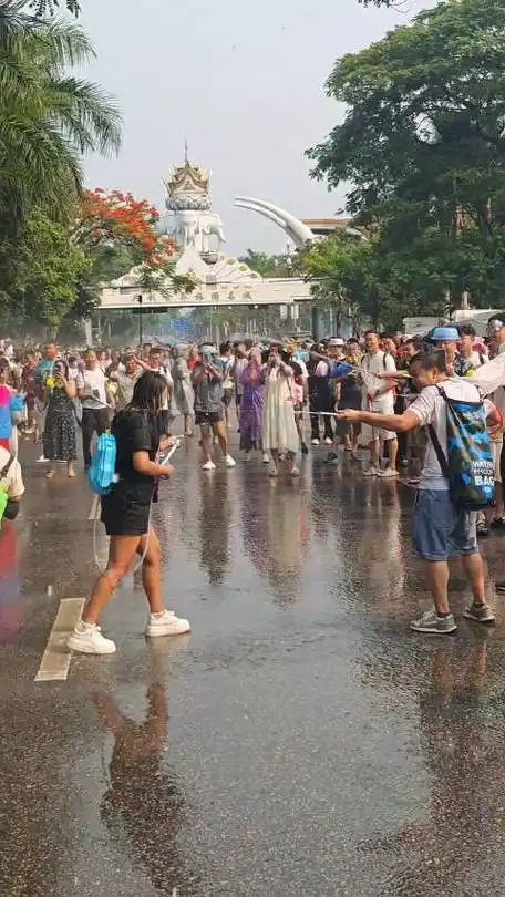 泼水节禁止泼冷水