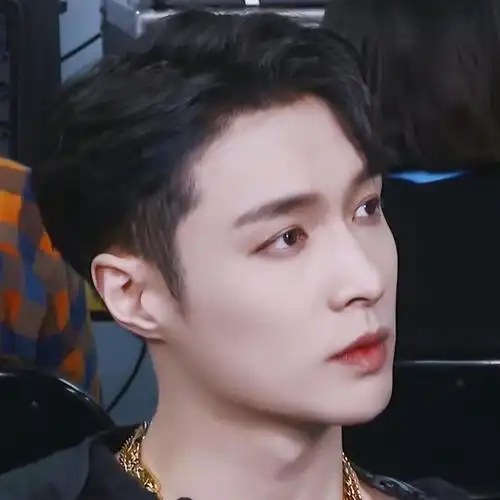 张艺兴美颜暴击 一莲千面 点击获取漂亮小羊