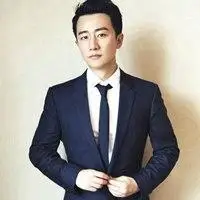 黄轩最帅的头像_微信头像图片大全