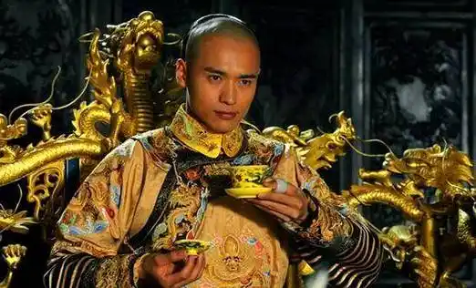 清朝发型真是"阴阳头"吗?看完史料,网友:我们被影视剧骗了