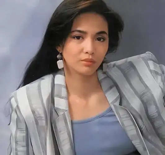 郑裕玲:让周润发爱而不得,坚持不婚不育,如今除了钱啥也没有