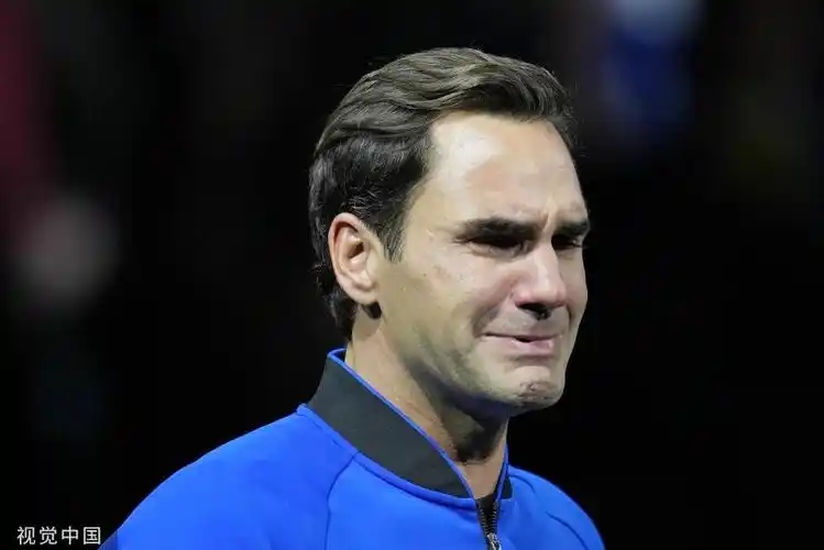 图最后一舞深情落泪费德勒完成职业生涯谢幕战