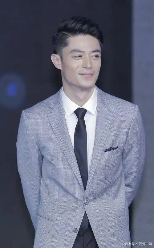 霍建华:从偶像男神到家庭煮夫的转变