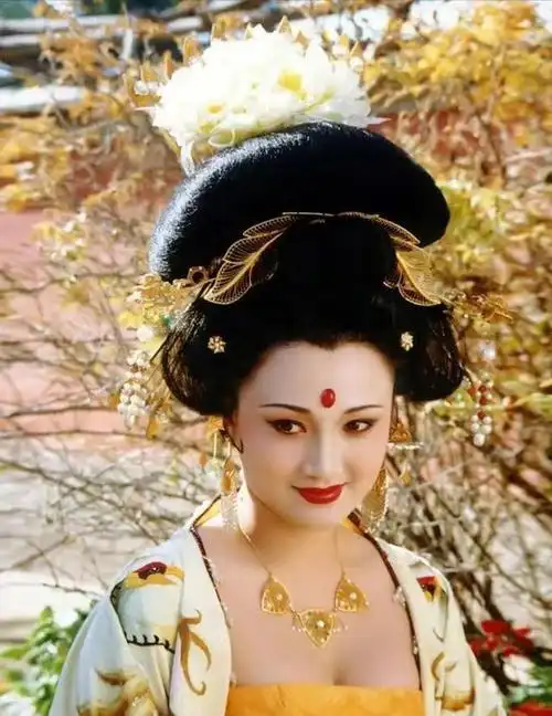 "最美杨贵妃"林芳兵,巅峰时退圈,如今怎么样了?