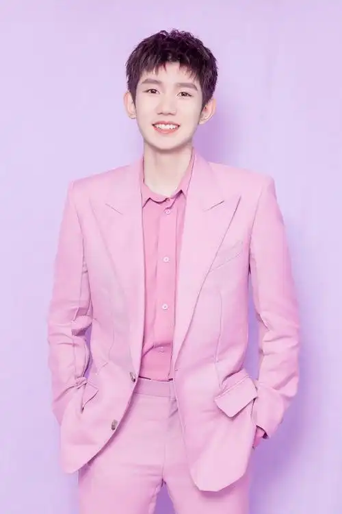 王源粉丝育苗专用##王源看我们如何相遇vlog#哪个颜色好看?