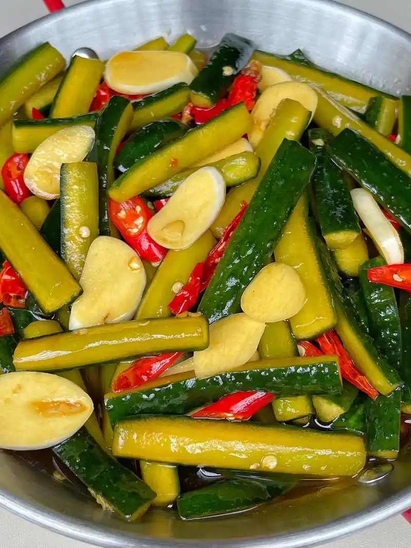 一上桌就被抢光.巨酸辣开胃的腌黄瓜 - 抖音