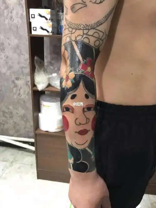 花臂阿多福线条不是本人作品