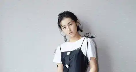 两大影后对比,实力pk,张子枫与周冬雨谁更胜一筹_电影_青春_表演