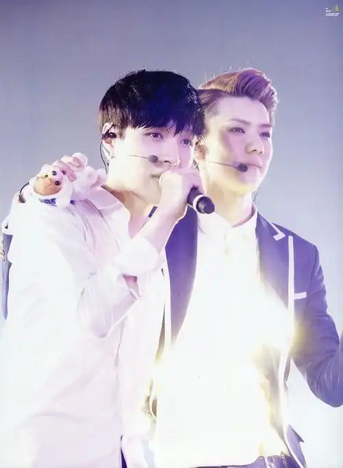 张艺兴 吴世勋.